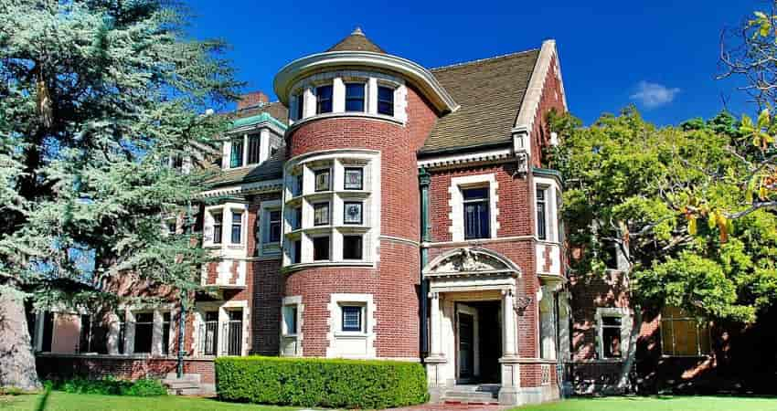 Front view of the Rosenheim Mansion during the day